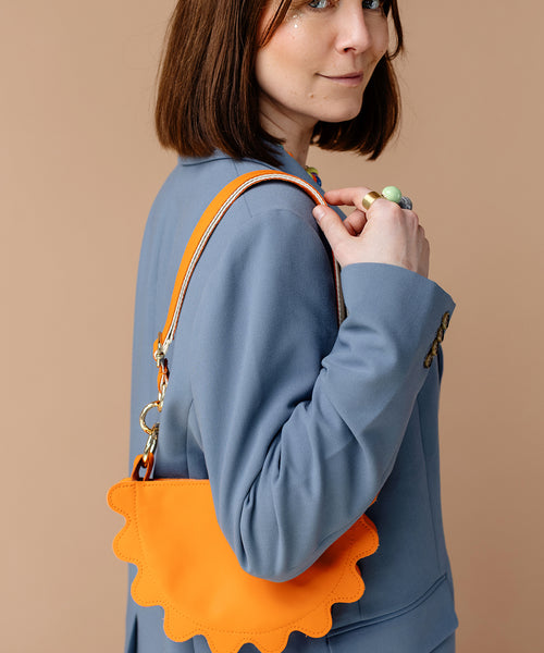 Mini pierożek pomarańczowy