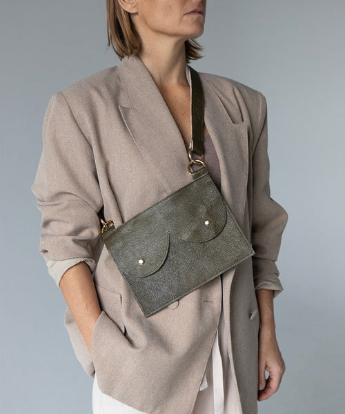 Cyckonerka oliwkowa połysk